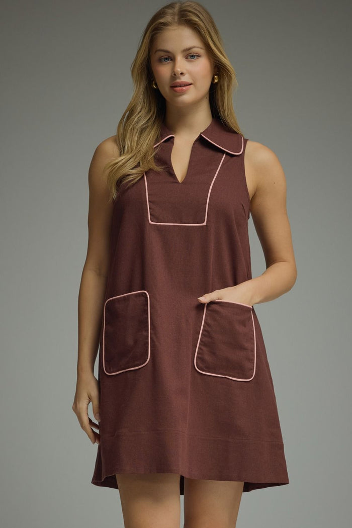 ENTRO Solid Sleeveless Mini Dress With Contrast Piping In Brown