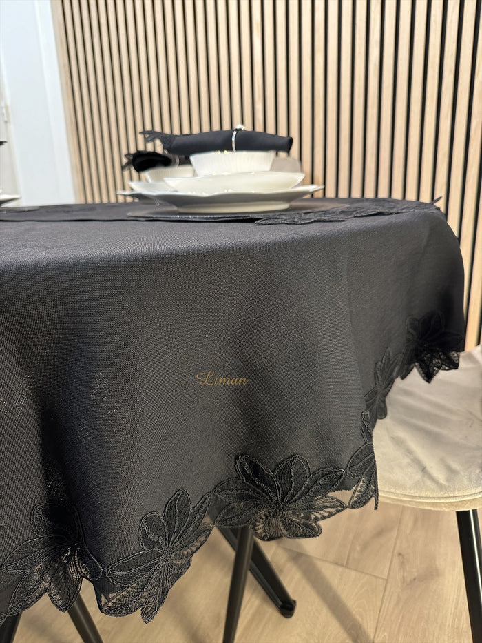 Liman Home Decor - Liman Online Artemis Tafelkleed Set Met Server Zwart 18 Delig
