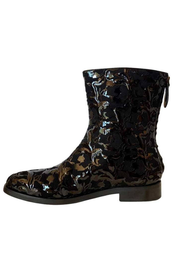 Alaïa Black Patent Leather Ankle Boots - Runway Catalog