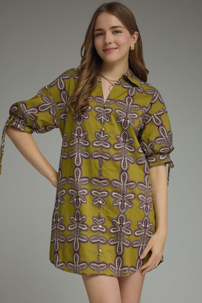 ENTRO Printed Short Sleeve Mini Dress In Martini Olive