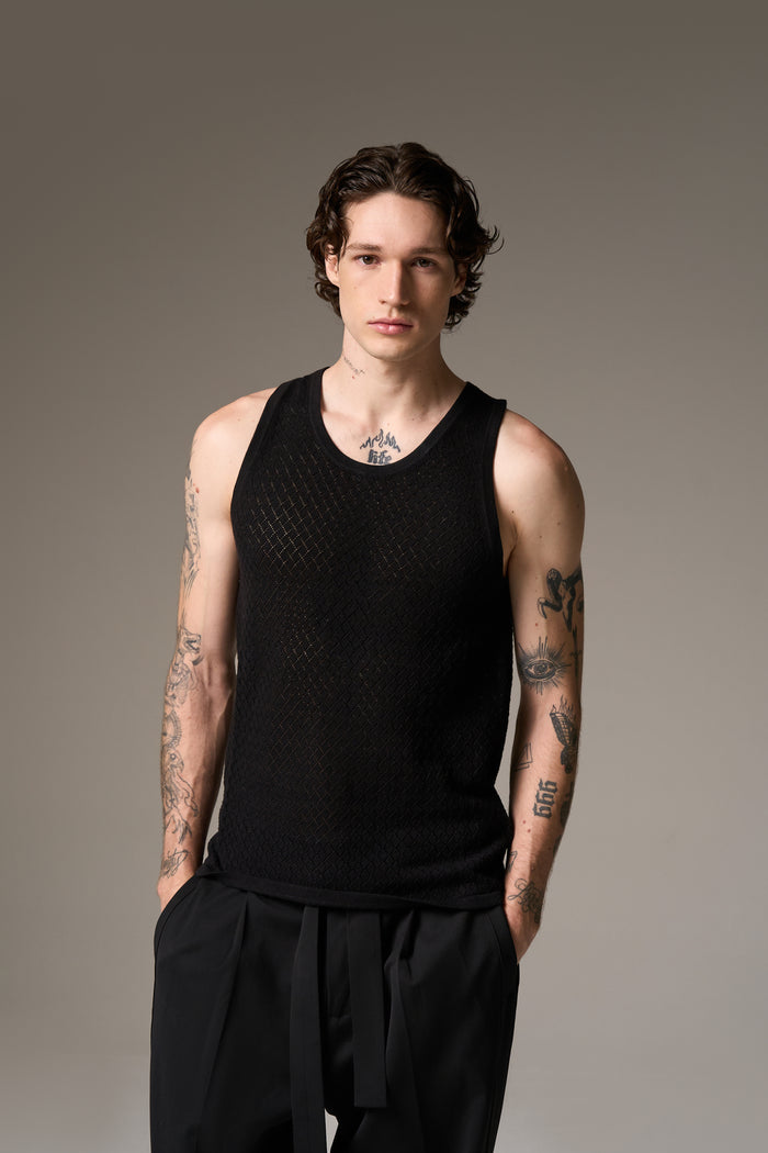 KNITTED VEST - BLACK