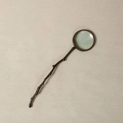 Large Kindling branch magnifying glass