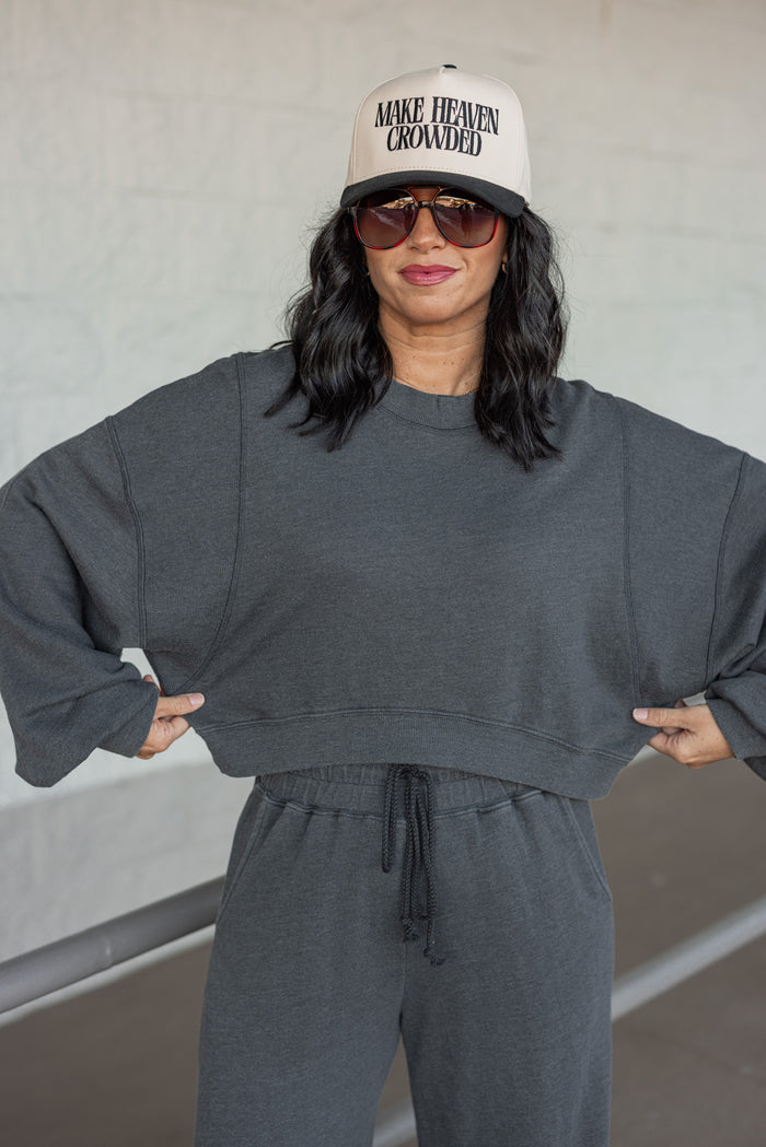 washed black knit cropped pullover top fit pic