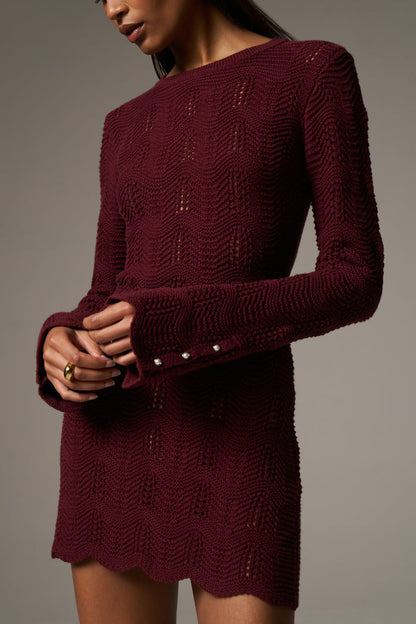 SCALLOP EDGE KNITTED MINI DRESS - BURGUNDY
