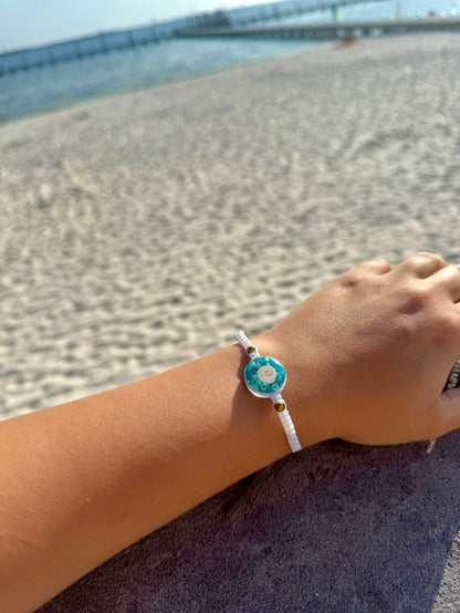 White shell bracelet