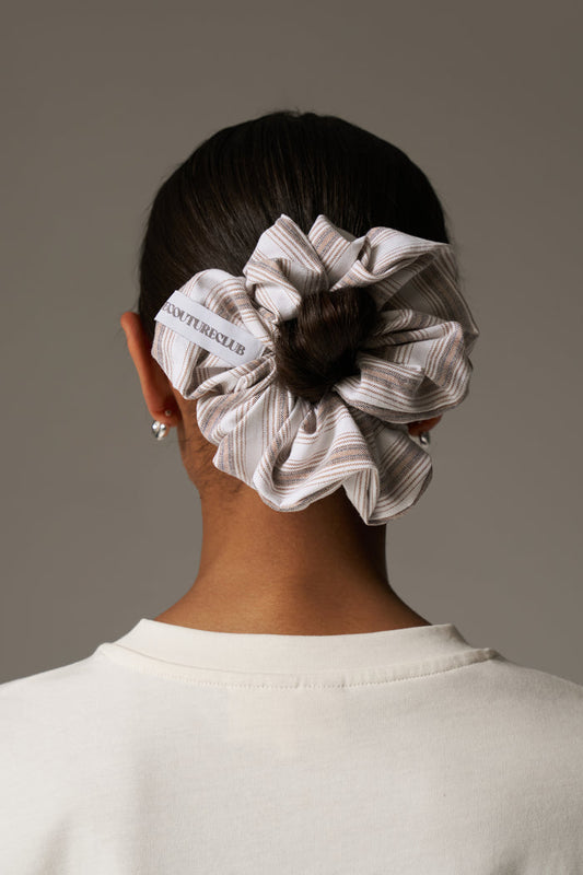 STRIPE BRANDED SCRUNCHIE - BEIGE